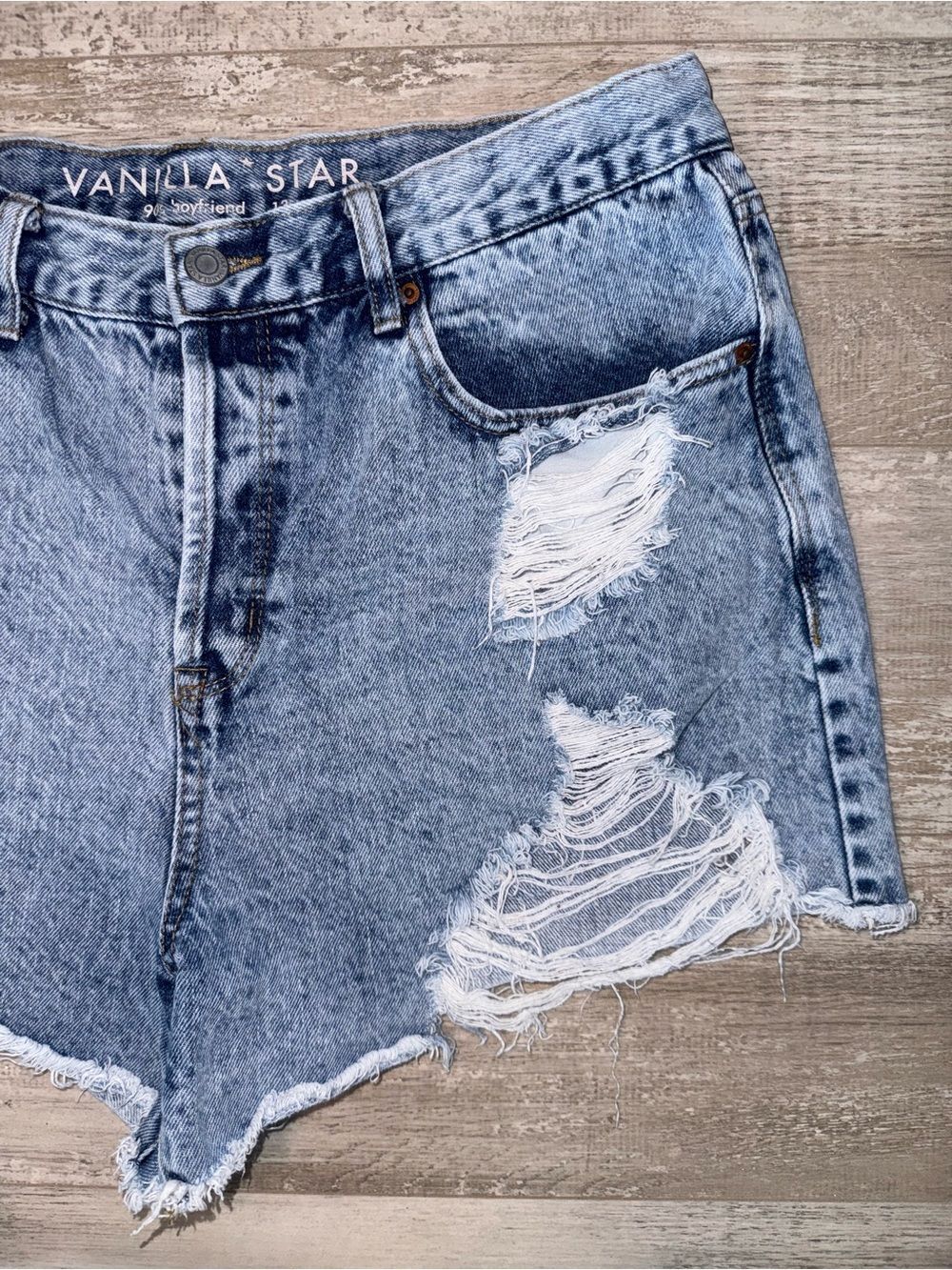 90s Boyfriend Distressed Denim Shorts Light Wash Frayed Raw Hem Festival Size 13 - Picture 3 of 12